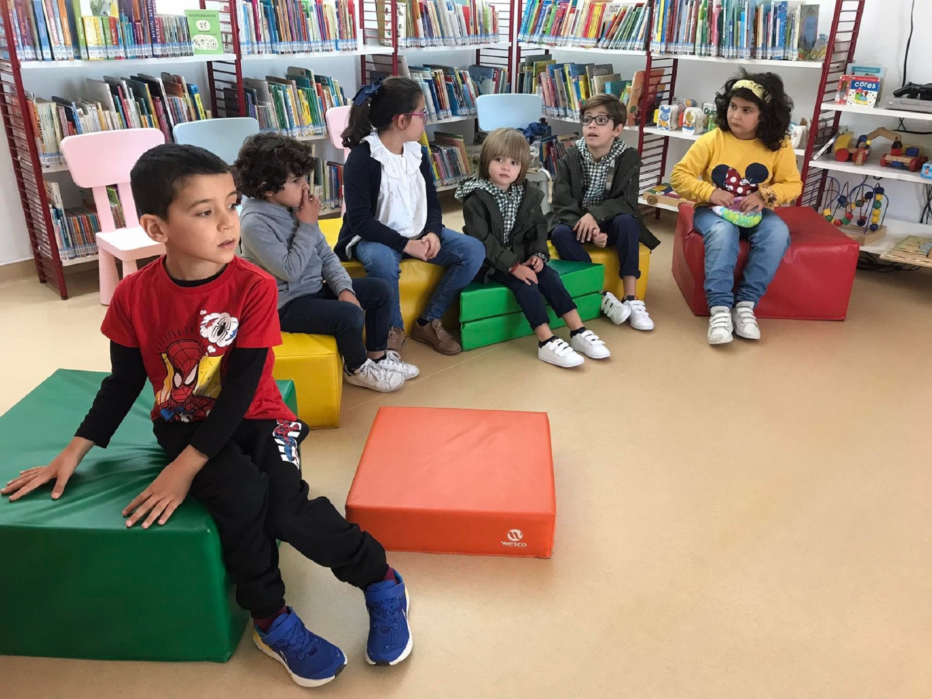 “Perlimpimpim” juntou Crianças na Biblioteca Municipal