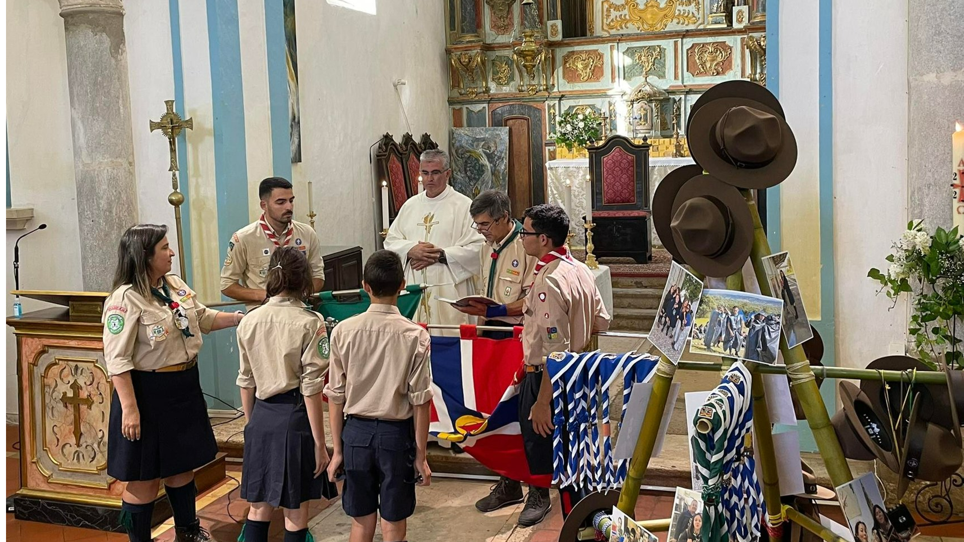 Cerimónia de promessas dos Escuteiros na Igreja de Santa Maria