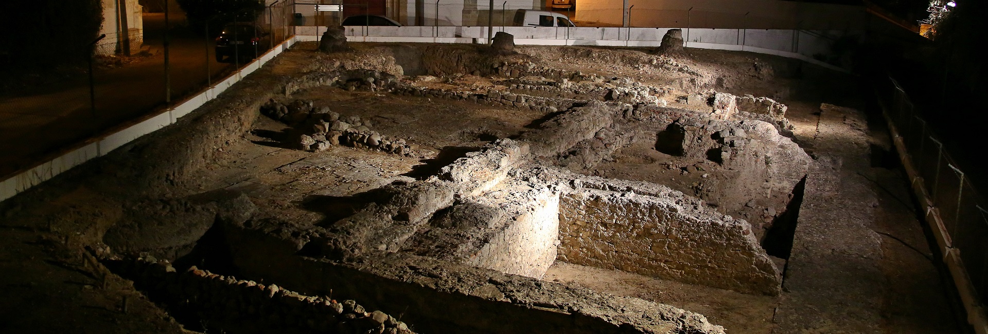 fórum romano do castelo à noite