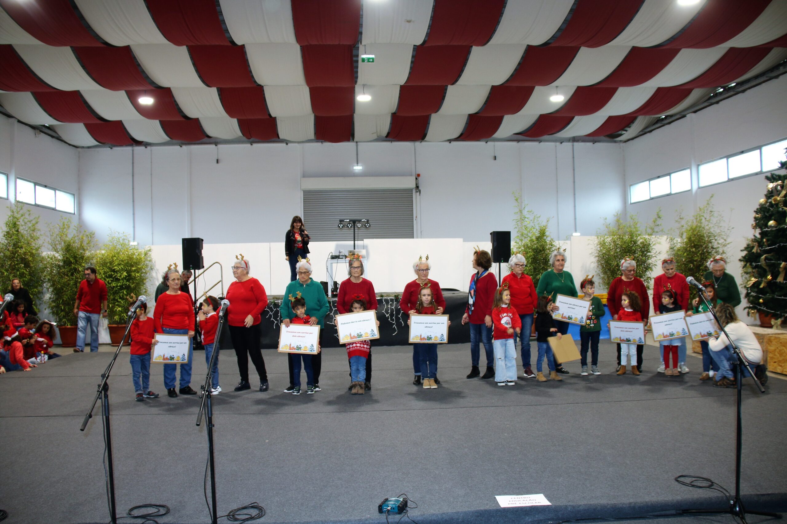 Iniciativa “Natal Valoriza Gerações promoveu encontro intergeracional no Pavilhão Gracie...