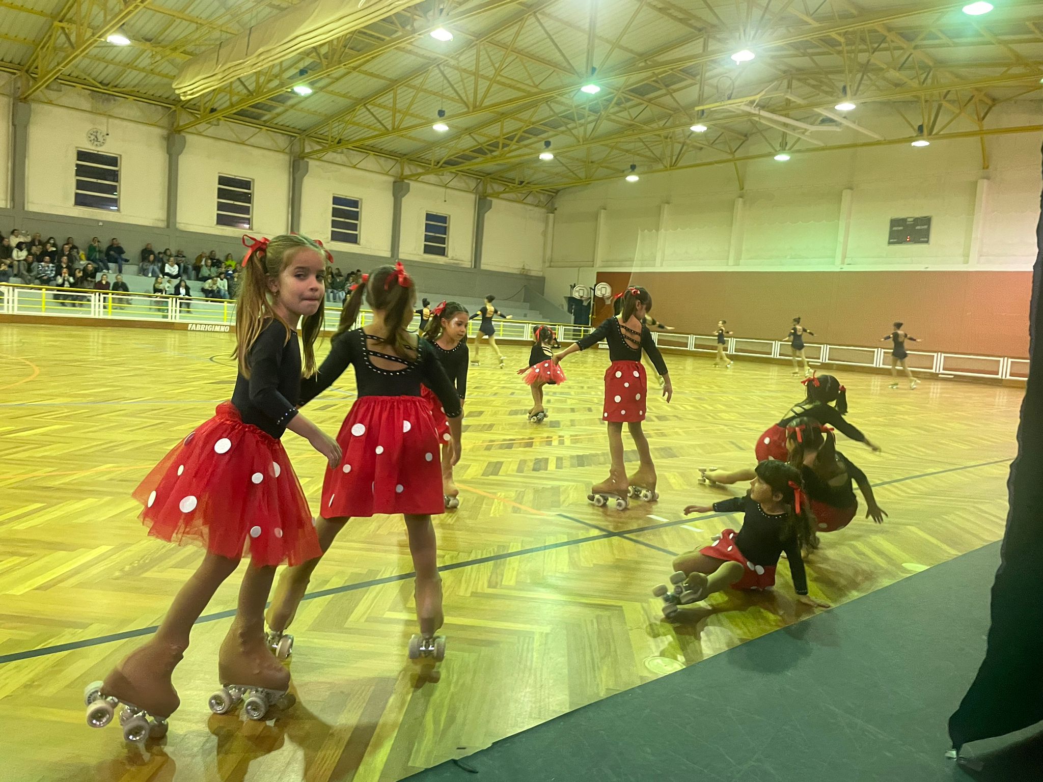 ACA realizou “Natal Sobre Rodas” no Gimnodesportivo de Alcácer