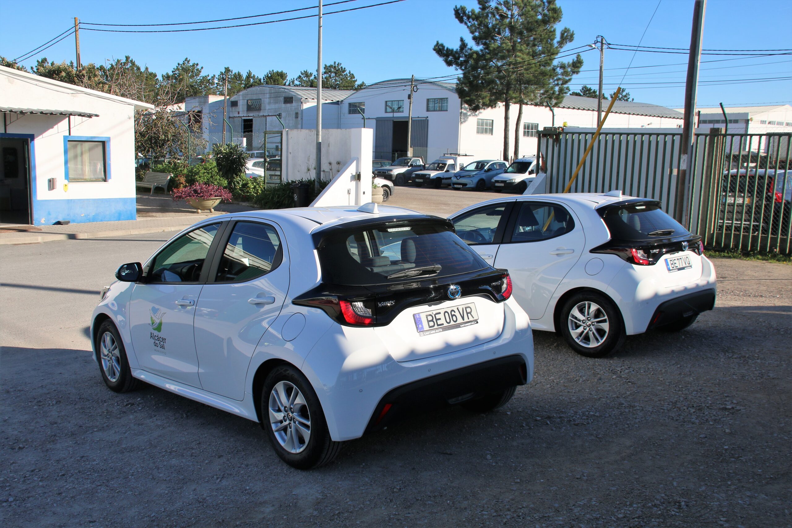 Câmara Municipal reforça frota automóvel com dois novos veículos amigos do ambiente