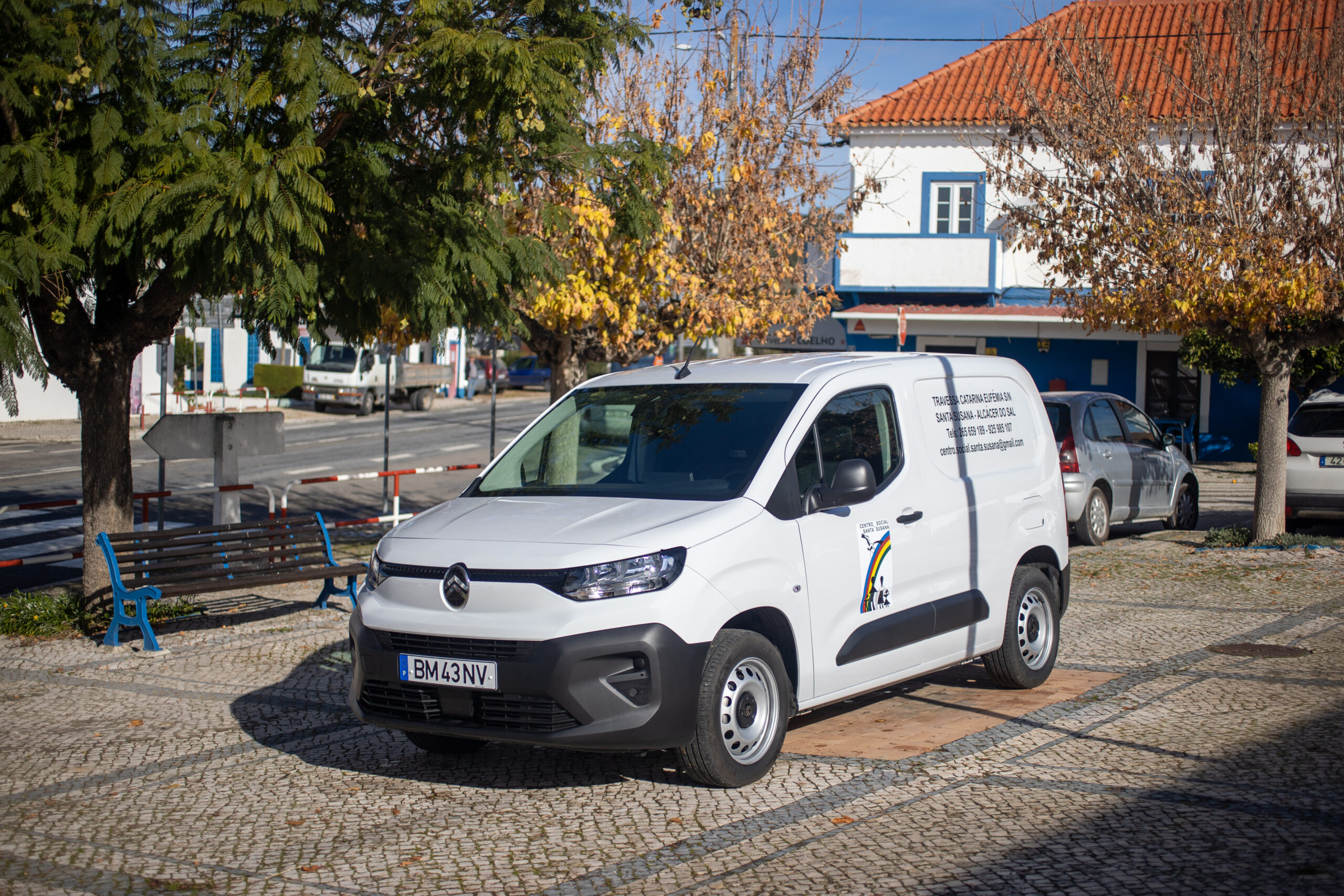 Câmara Municipal apoiou Centro Social de Santa Susana na aquisição de nova carrinha