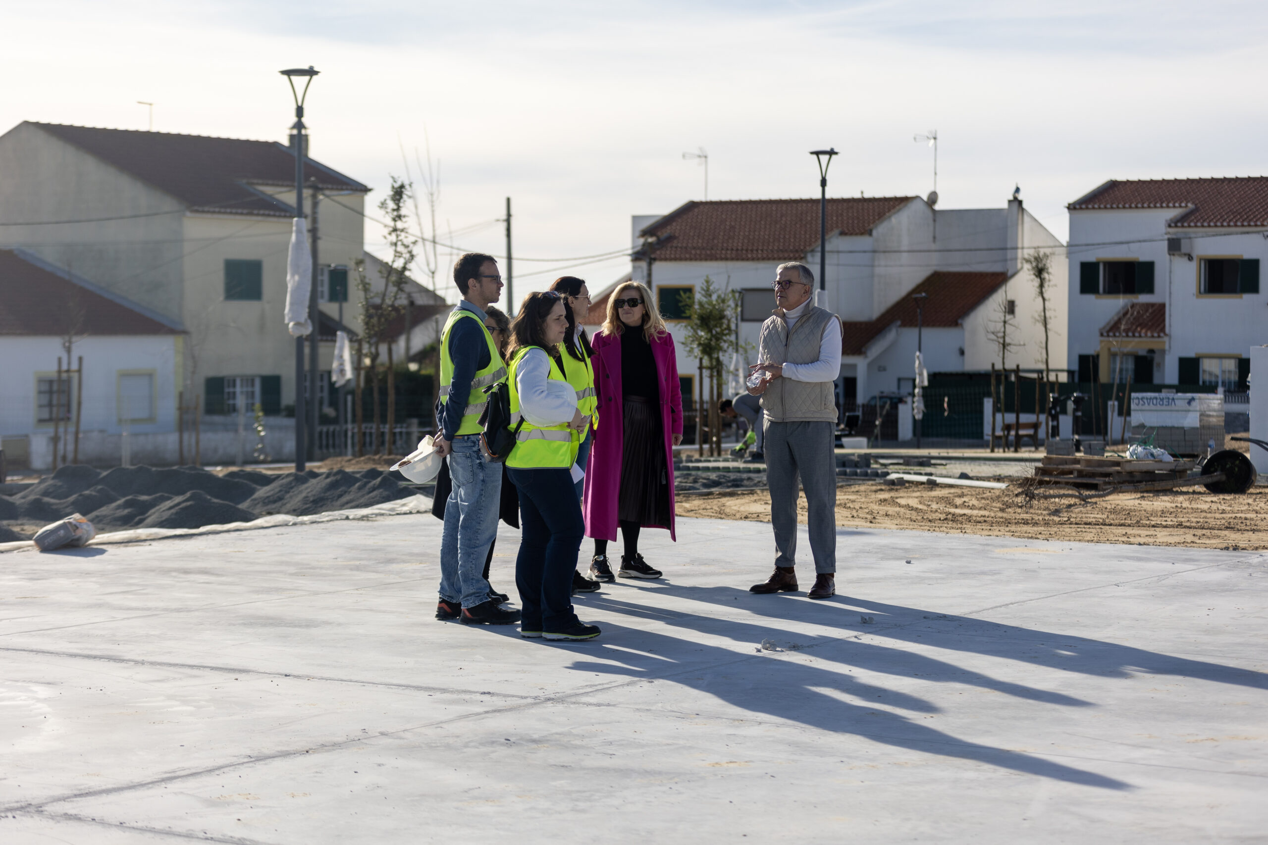 Executivo Municipal visitou obra de requalificação no Bairro Miguel Torga no Torrão