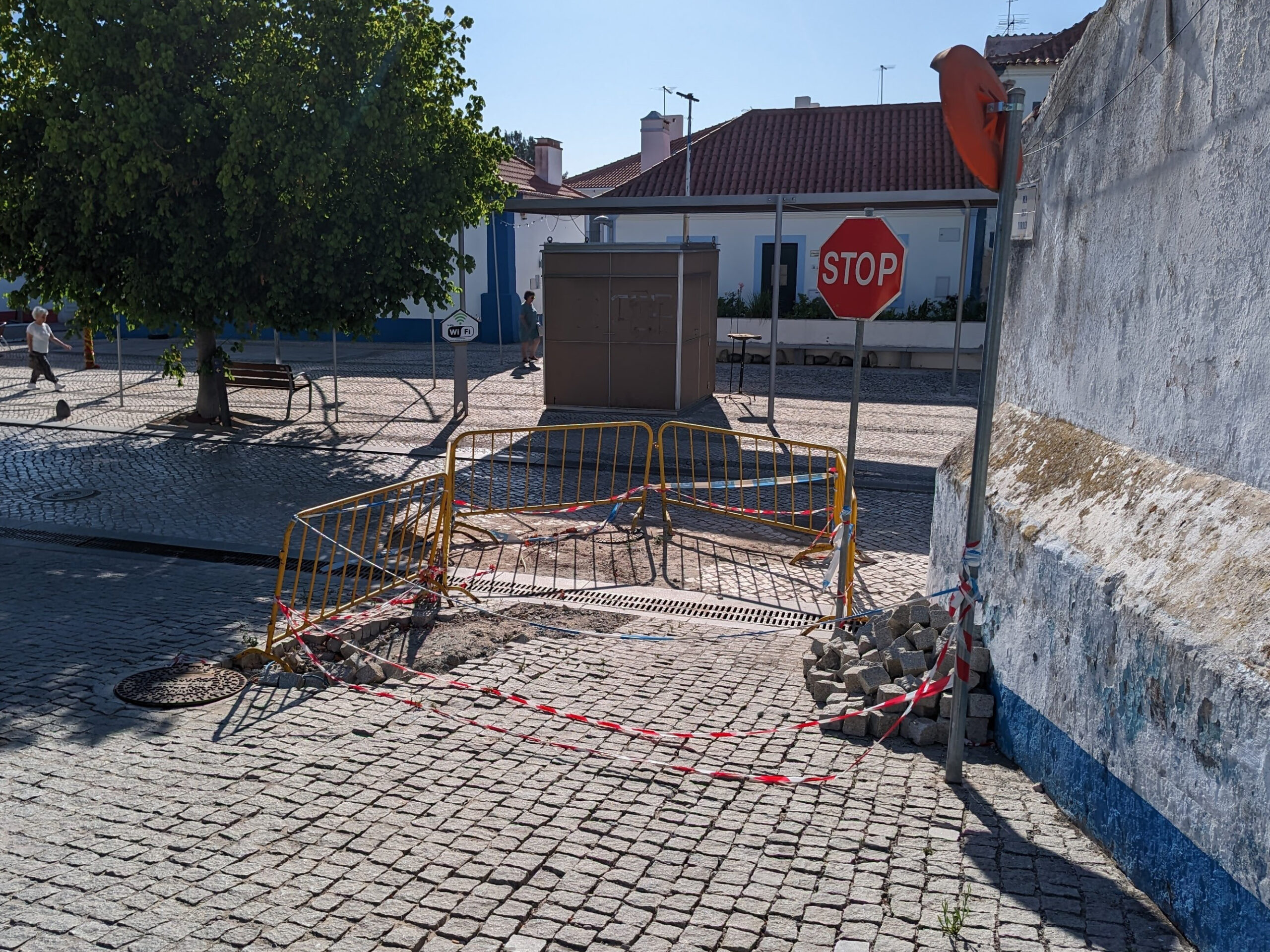 Município vai proceder à reabilitação de galeria de águas pluviais e caixa de visita de águ...