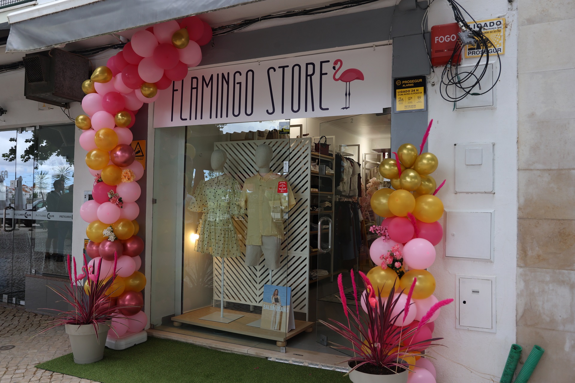 1 - flamingo store