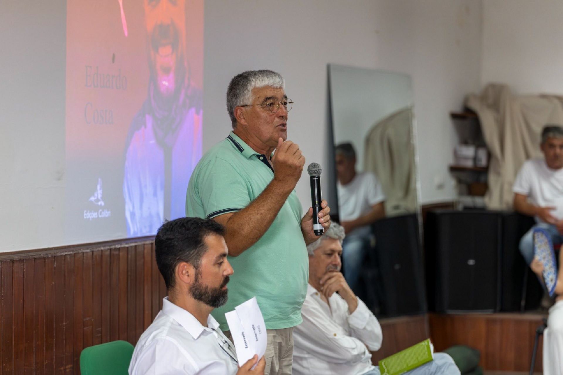 Sala cheia para o lançamento do livro “Vamos falando, pai”, que celebra a vida de Ri...