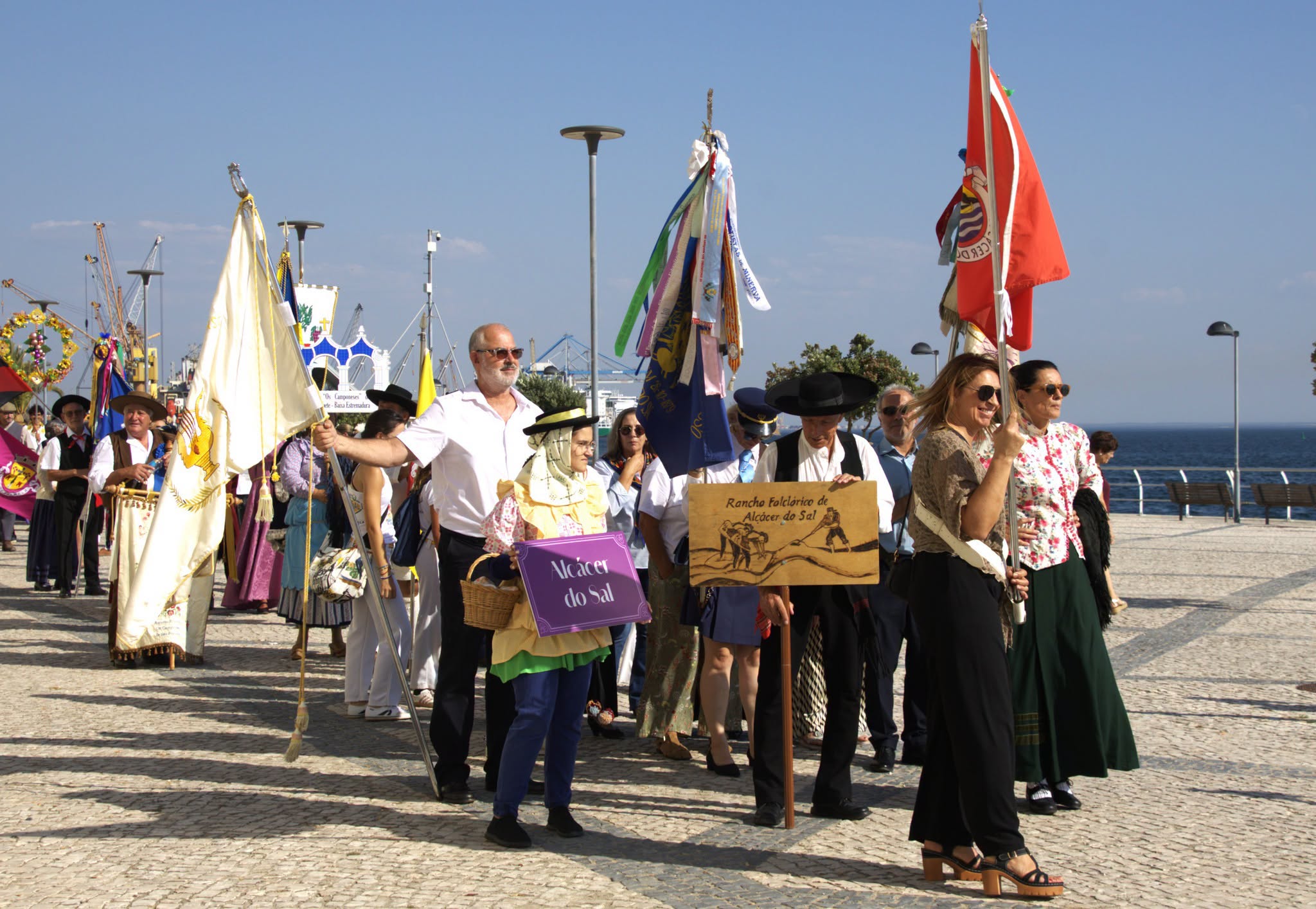 Alcácer desfilou orgulhosamente no aniversário do Distrito de Setúbal
